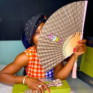 New and AUTHENTIC GUCCI DAISY DUCK FAN